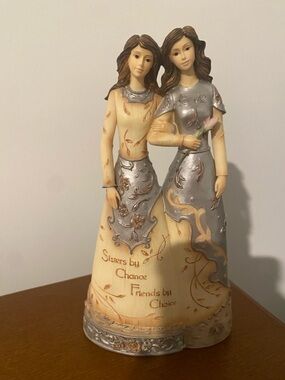 Element Sisters Figurine in Cream and Silver – Embracing Friendship